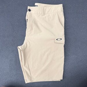 Oakley Men's Beige Cargo Shorts